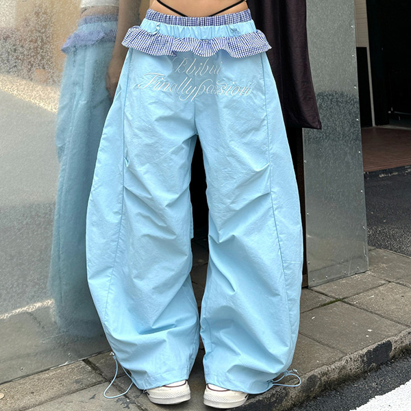 COLOR FRILL CARGO PANTS