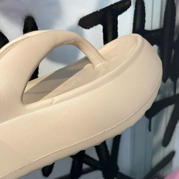 SIMPLE PLATFORM THONG SANDAL
