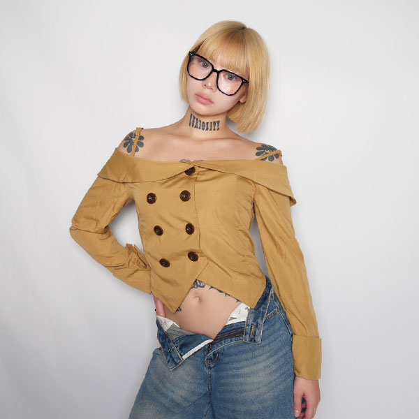 OFF SHOULDER BUTTON SHIRT