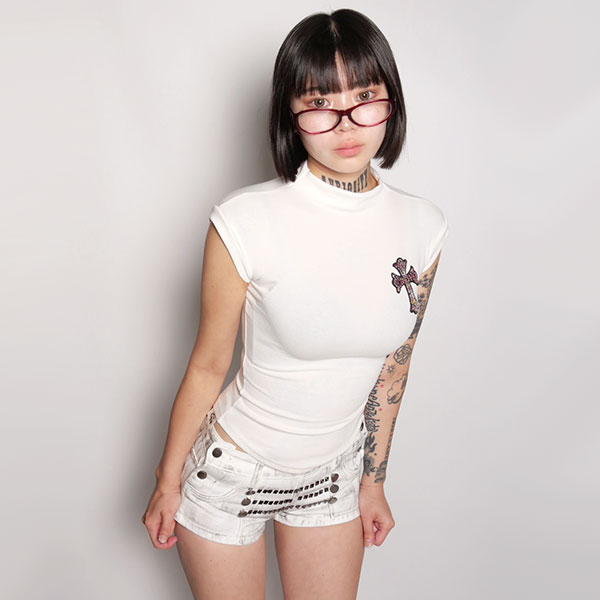 CROSS STUDS WAPPEN T-SHIRT