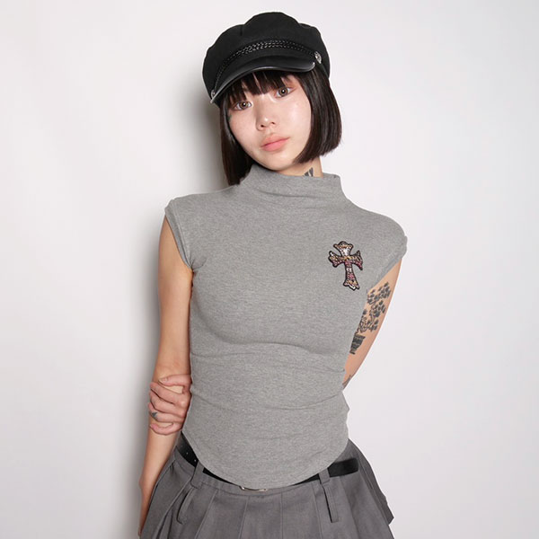 CROSS STUDS WAPPEN T-SHIRT