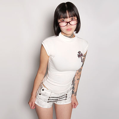 CROSS STUDS WAPPEN T-SHIRT