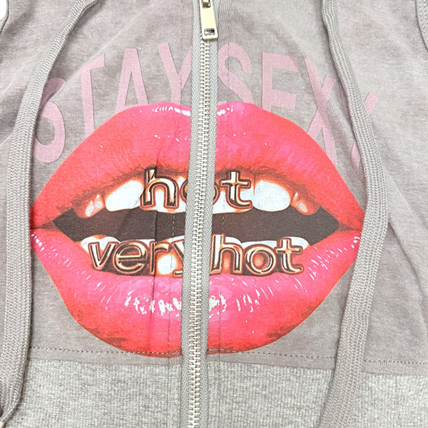 LIP SLEEVELESS ZIP HOODIE